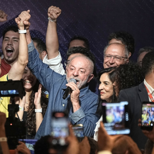 Lula ganó el balotaje en Brasil: Presidente Kast lo felicitó y Flávio Bolsonaro desconoció su derrota