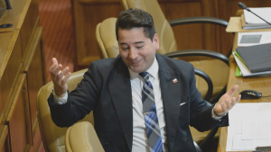Javier Olivares sube la apuesta y amenaza a Judith Marín con cierre de Ministerio de la Mujer