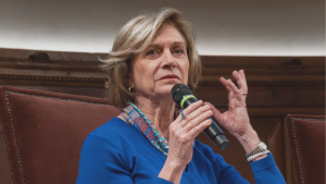 Evelyn Matthei descarta asistir a comisión Cerimedo: 
