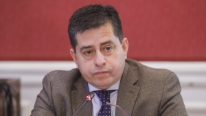 Pedro Araya confirma que sigue en el PPD ante invitación a sumarse al PDG