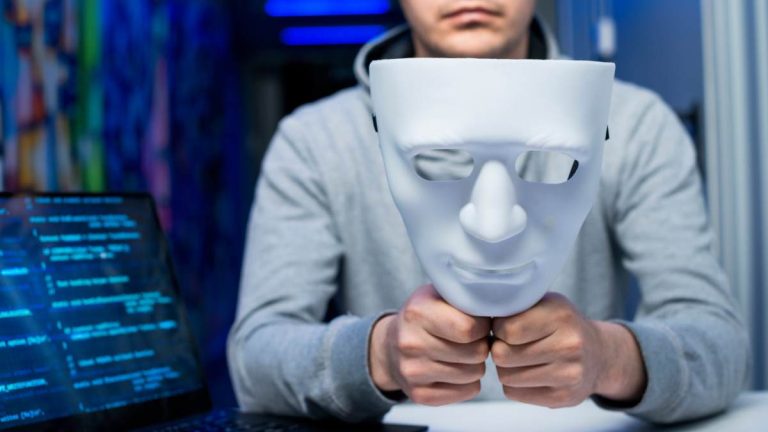 En la antesala del  Cyber Monday: revelan nueva estafa que utiliza IA