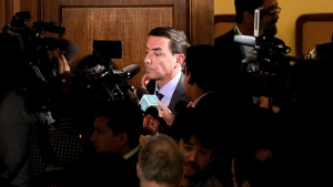 Gobierno busca contener crisis por rebajas de condenas: suspende tramitación de decretos y pone urgencia a proyectos de ley