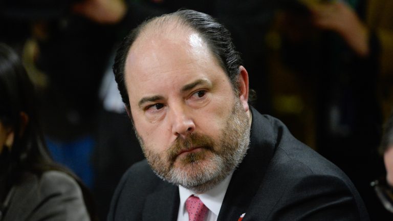 Ministro Rau cuestiona propuesta de retiro de fondos previsionales para cesantes